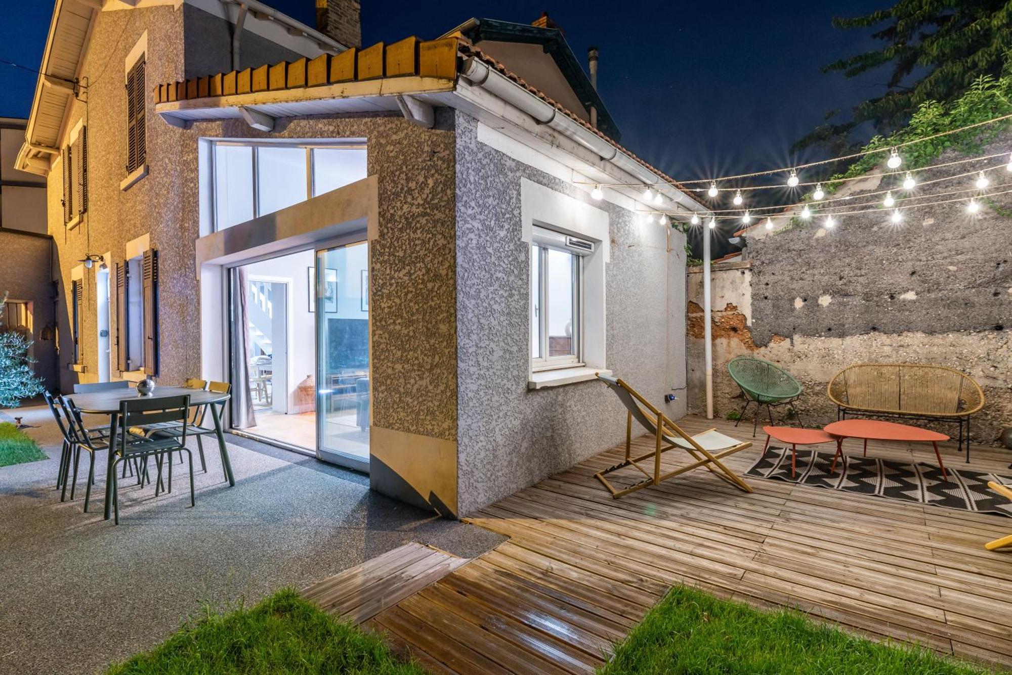 La Villa Sassolini Avec Jacuzzi Lyon Exterior photo