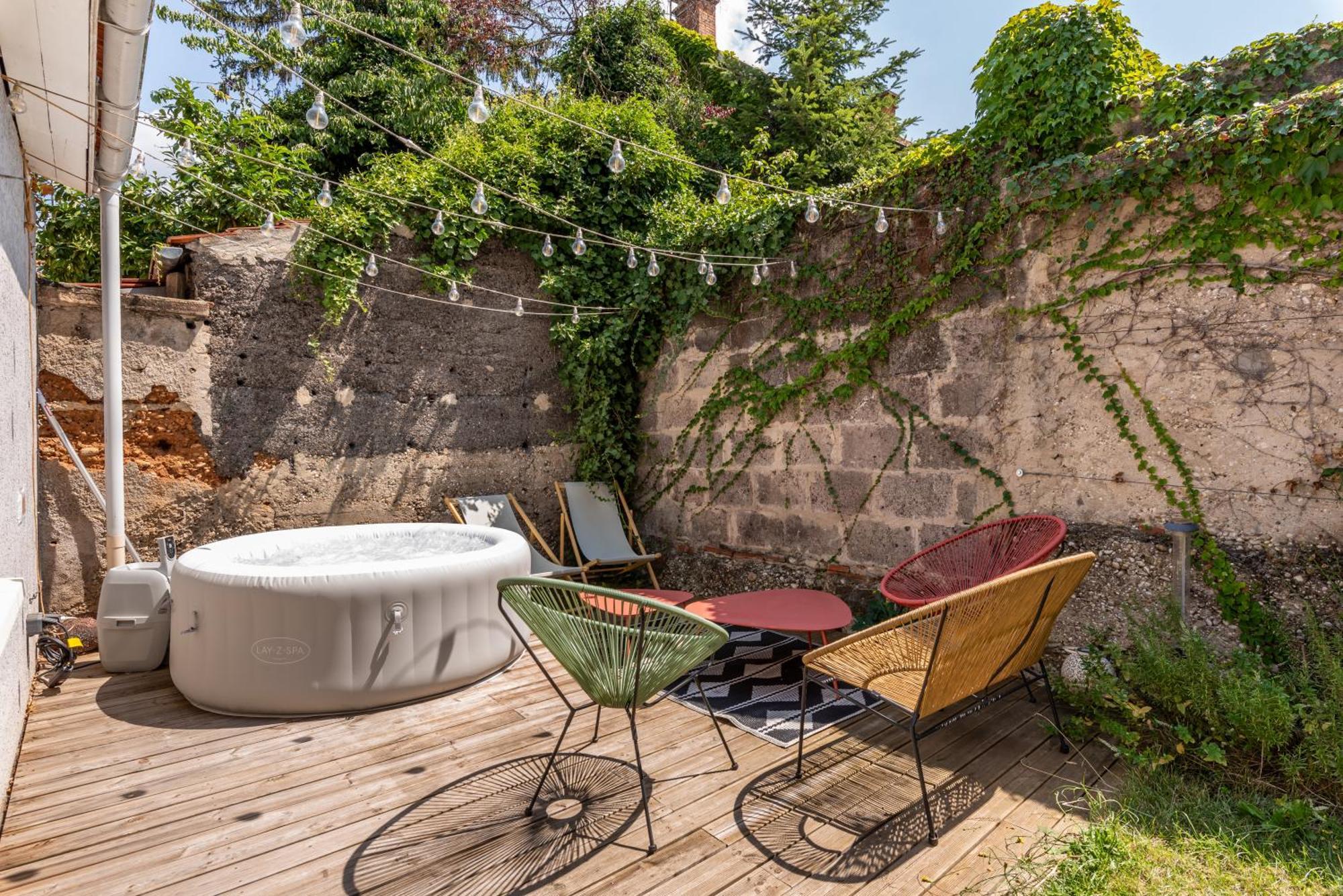 La Villa Sassolini Avec Jacuzzi Lyon Exterior photo